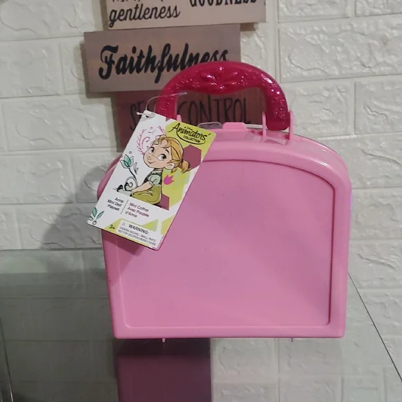 Disney Pink Portable Dolls Playset Carry Case - Picture 2 of 2